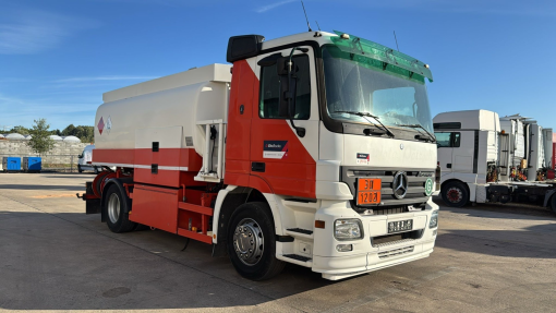 Mercedes-Benz--Actros 1841