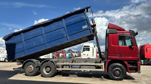 Mercedes-Benz--Actros 2540