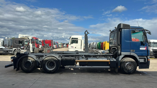 Mercedes-Benz--actros 2541