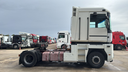 Renault--Magnum AE 420
