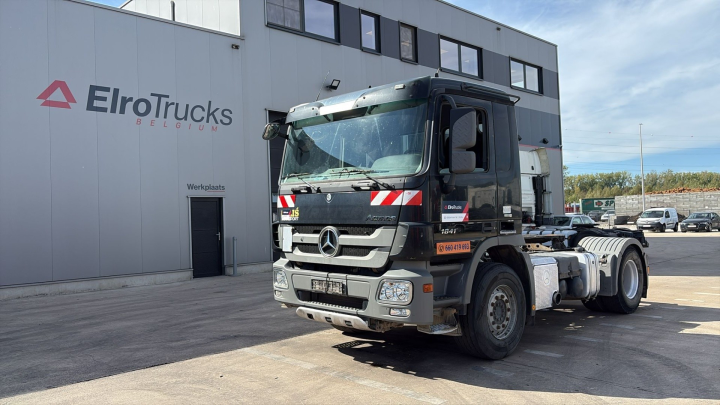 Mercedes-Benz--Actros 1841
