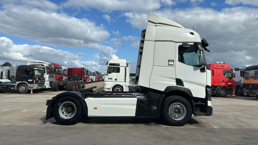 Renault--T 440