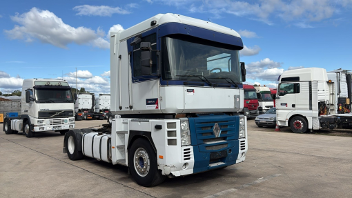 Renault--Magnum 440