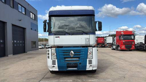 Renault--Magnum 440