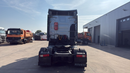 Renault--Premium 450 DXI