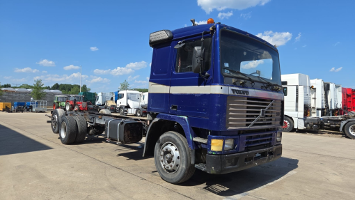 Volvo--F 12 - 360