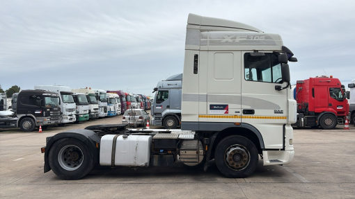DAF--105 XF 460