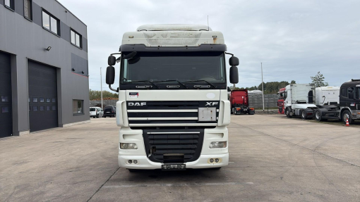 DAF--105 XF 460