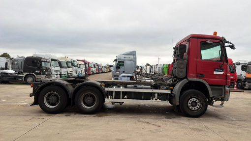 Mercedes-Benz--Actros 3341