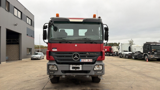 Mercedes-Benz--Actros 3341