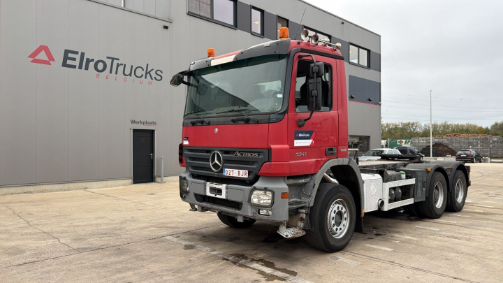 Mercedes-Benz--Actros 3341