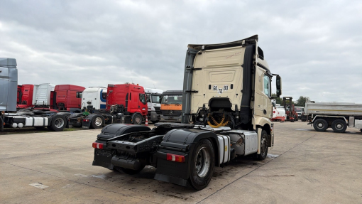 Mercedes-Benz--Actros 1845