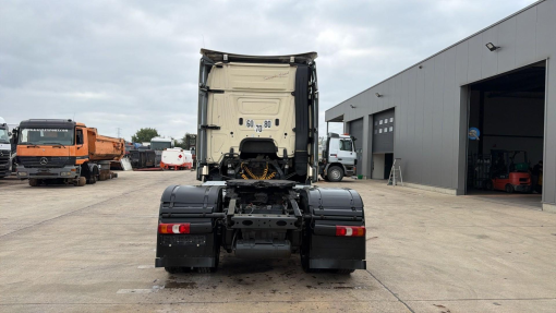 Mercedes-Benz--Actros 1845