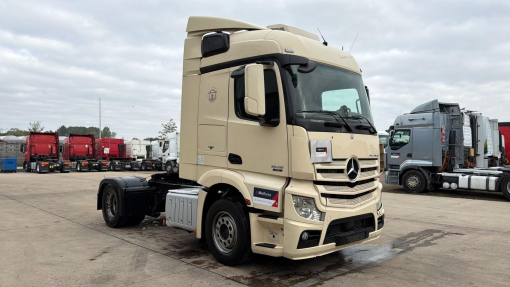 Mercedes-Benz--Actros 1845