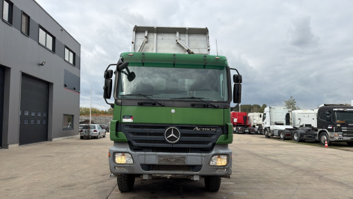 Mercedes-Benz--Actros 3246
