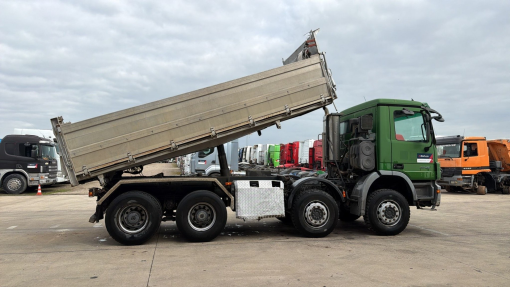 Mercedes-Benz--Actros 3246