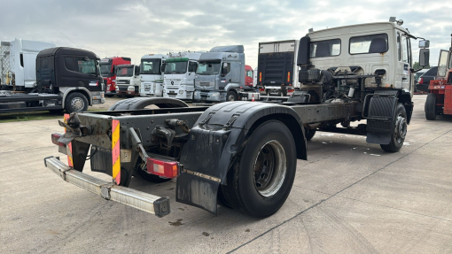 Volvo--FL 220