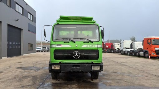 Mercedes-Benz--SK 2628