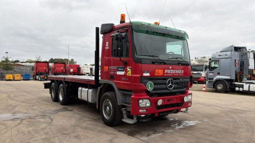 Mercedes-Benz--Actros 2644