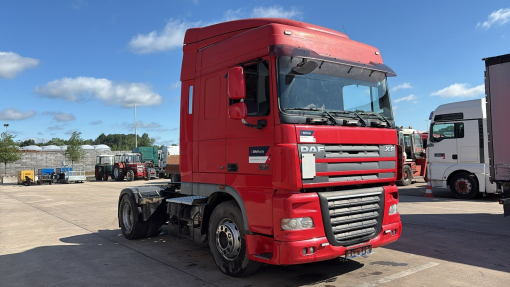 DAF--105 XF 460