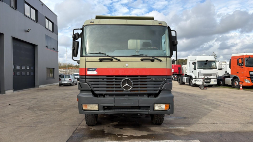 Mercedes-Benz--Actros 3235