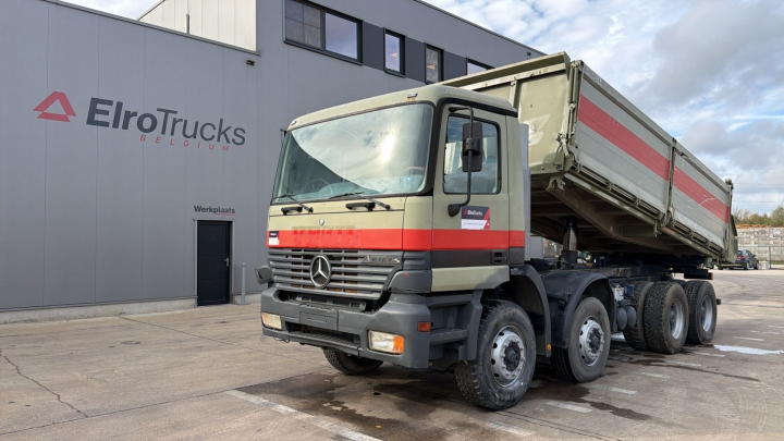 Mercedes-Benz--Actros 3235
