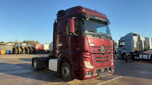Mercedes-Benz--Actros 1845