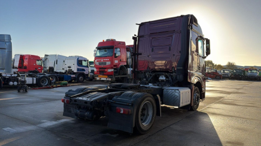 Mercedes-Benz--Actros 1845