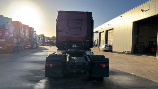 Mercedes-Benz--Actros 1845