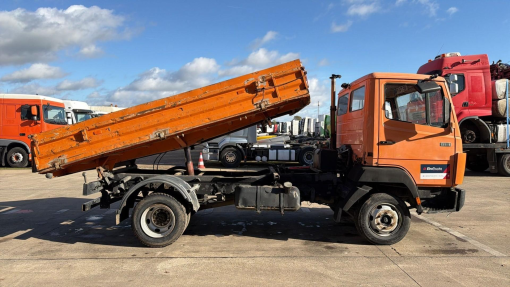 Mercedes-Benz--SK 814