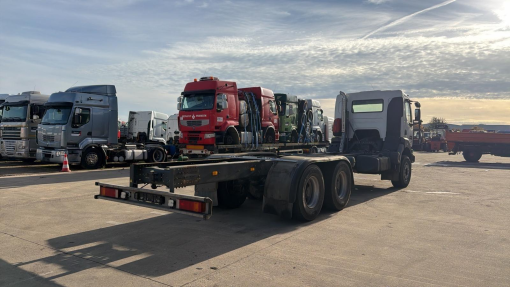 Renault--Kerax 320 DCI