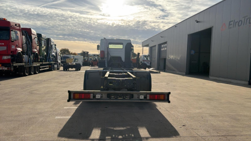 Renault--Kerax 320 DCI