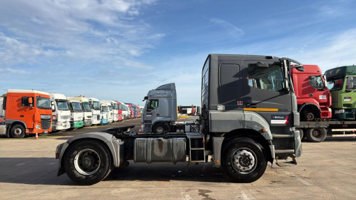 Mercedes-Benz--Axor 1940