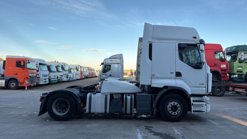 Renault--Premium 460 DXI