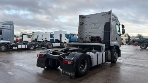 Renault--Premium 450