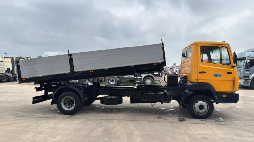 Mercedes-Benz--SK 814