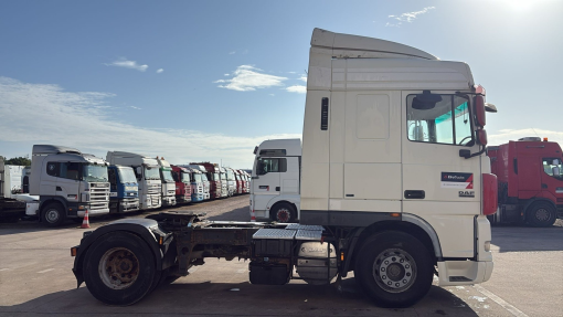DAF--105 XF 460