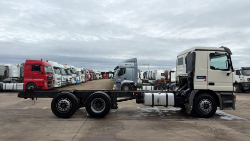 Mercedes-Benz--ACTROS 2535