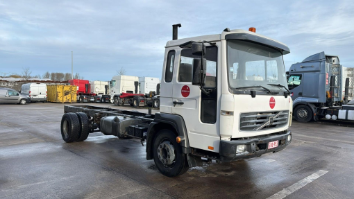 Volvo--FL 220