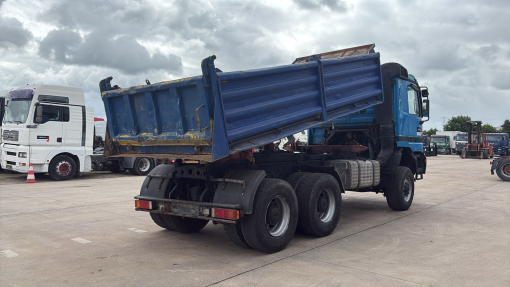 Mercedes-Benz--actros 3340