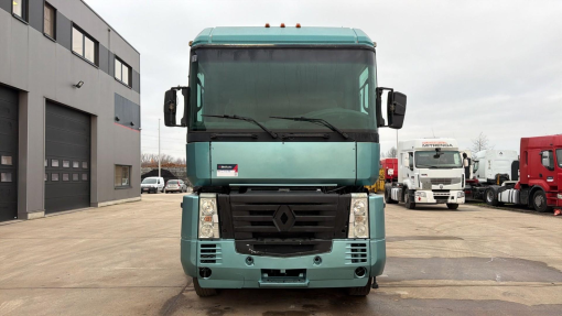 Renault--Magnum AE 385