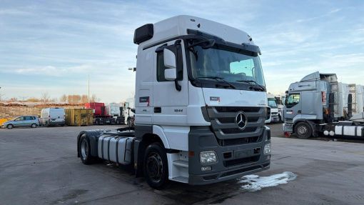 Mercedes-Benz--actros 1844