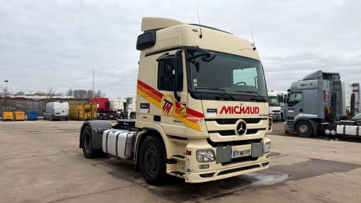 Mercedes-Benz--actros 1844