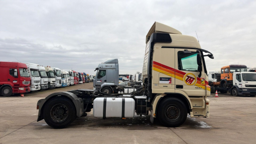 Mercedes-Benz--actros 1844