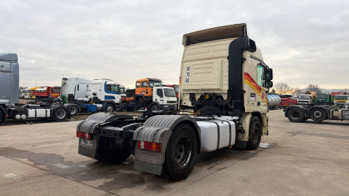 Mercedes-Benz--actros 1844