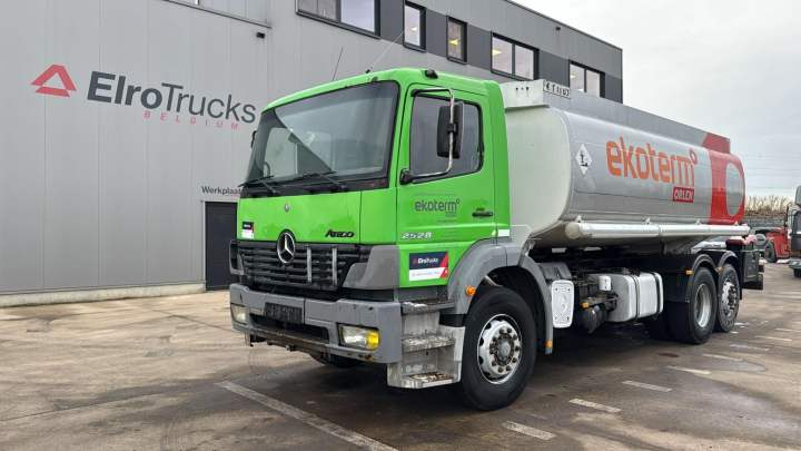 Mercedes-Benz--Atego 2528