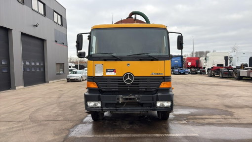 Mercedes-Benz--Atego 2528
