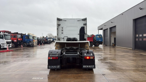 Renault--Premium 450 DXI