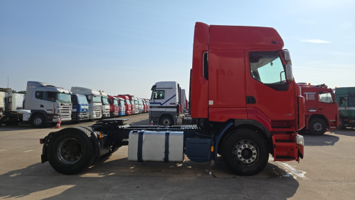 Renault--Premium 440