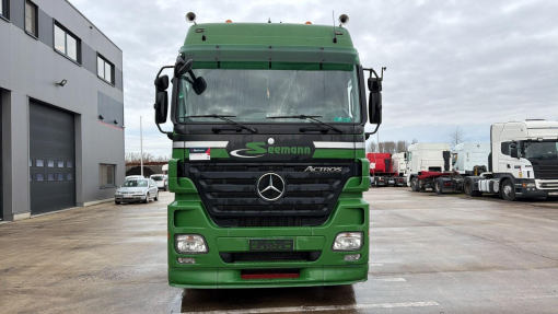 Mercedes-Benz--actros 1844